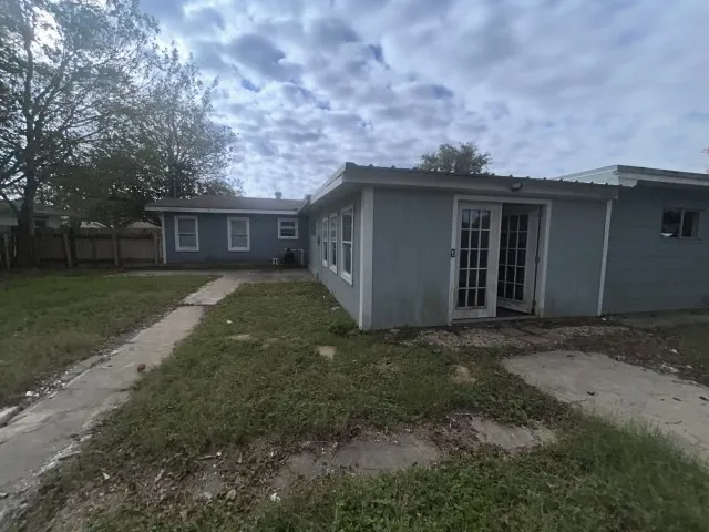 Single Family Residence For Sale in Victoria County , 2302 E Mistletoe Avenue, Victoria, Texas 77901, 3 Bedroom, 2 Bathroom, 1 Garage spaces, 1,829 Sqft, built in 1958, Preowned, mls#21131609, Real Estate Agent in Victoria, Homes For Sale in Victoria county, Homes For Sale in Victoria, Realtor in Victoria Texas, Real Estate Brokerage Independent Realty Texas, Luminita Cordes Realtor