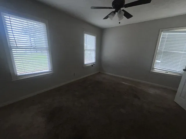 Single Family Residence For Sale in Victoria County , 2302 E Mistletoe Avenue, Victoria, Texas 77901, 3 Bedroom, 2 Bathroom, 1 Garage spaces, 1,829 Sqft, built in 1958, Preowned, mls#21131609, Real Estate Agent in Victoria, Homes For Sale in Victoria county, Homes For Sale in Victoria, Realtor in Victoria Texas, Real Estate Brokerage Independent Realty Texas, Luminita Cordes Realtor