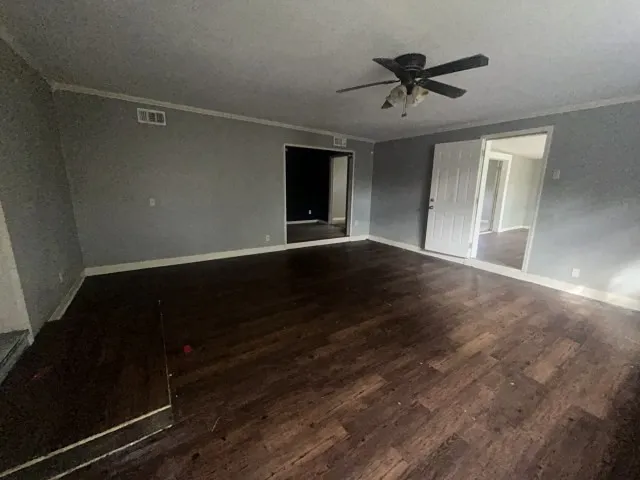 Single Family Residence For Sale in Victoria County , 2302 E Mistletoe Avenue, Victoria, Texas 77901, 3 Bedroom, 2 Bathroom, 1 Garage spaces, 1,829 Sqft, built in 1958, Preowned, mls#21131609, Real Estate Agent in Victoria, Homes For Sale in Victoria county, Homes For Sale in Victoria, Realtor in Victoria Texas, Real Estate Brokerage Independent Realty Texas, Luminita Cordes Realtor
