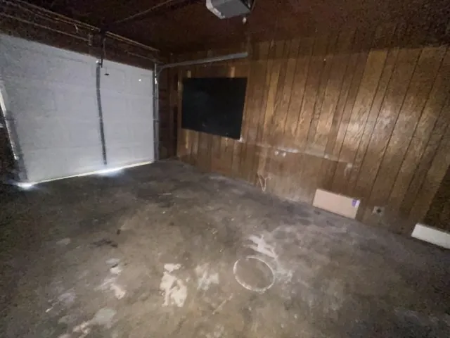 Single Family Residence For Sale in Victoria County , 2302 E Mistletoe Avenue, Victoria, Texas 77901, 3 Bedroom, 2 Bathroom, 1 Garage spaces, 1,829 Sqft, built in 1958, Preowned, mls#21131609, Real Estate Agent in Victoria, Homes For Sale in Victoria county, Homes For Sale in Victoria, Realtor in Victoria Texas, Real Estate Brokerage Independent Realty Texas, Luminita Cordes Realtor