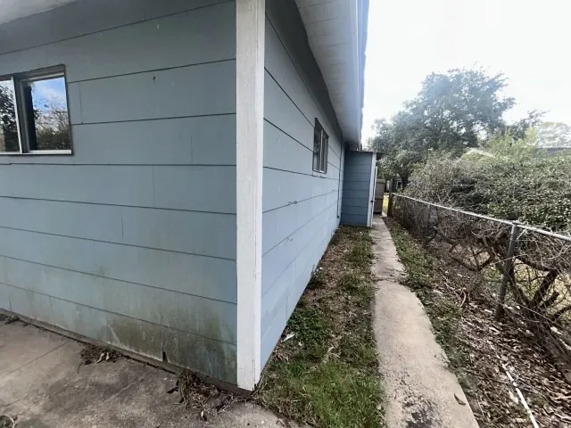 Single Family Residence For Sale in Victoria County , 2302 E Mistletoe Avenue, Victoria, Texas 77901, 3 Bedroom, 2 Bathroom, 1 Garage spaces, 1,829 Sqft, built in 1958, Preowned, mls#21131609, Real Estate Agent in Victoria, Homes For Sale in Victoria county, Homes For Sale in Victoria, Realtor in Victoria Texas, Real Estate Brokerage Independent Realty Texas, Luminita Cordes Realtor