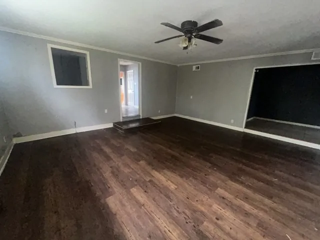 Single Family Residence For Sale in Victoria County , 2302 E Mistletoe Avenue, Victoria, Texas 77901, 3 Bedroom, 2 Bathroom, 1 Garage spaces, 1,829 Sqft, built in 1958, Preowned, mls#21131609, Real Estate Agent in Victoria, Homes For Sale in Victoria county, Homes For Sale in Victoria, Realtor in Victoria Texas, Real Estate Brokerage Independent Realty Texas, Luminita Cordes Realtor