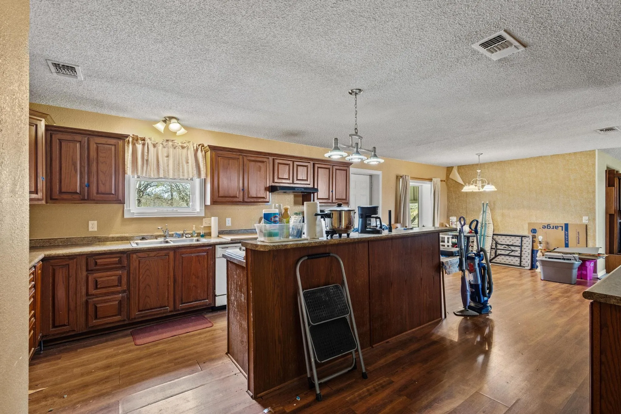 Single Family Residence For Sale in Lamar County , 1841 County Road 36080, Honey Grove, Texas 75446, 3 Bedroom, 2 Bathroom, Garage spaces, 1,800 Sqft, built in 2013, Price $125,000, mls#21131524, Real Estate Agent in Honey Grove, Homes For Sale in Lamar county, Homes For Sale in Honey Grove, Realtor in Honey Grove Texas, Real Estate Brokerage Independent Realty Texas, Luminita Cordes Realtor