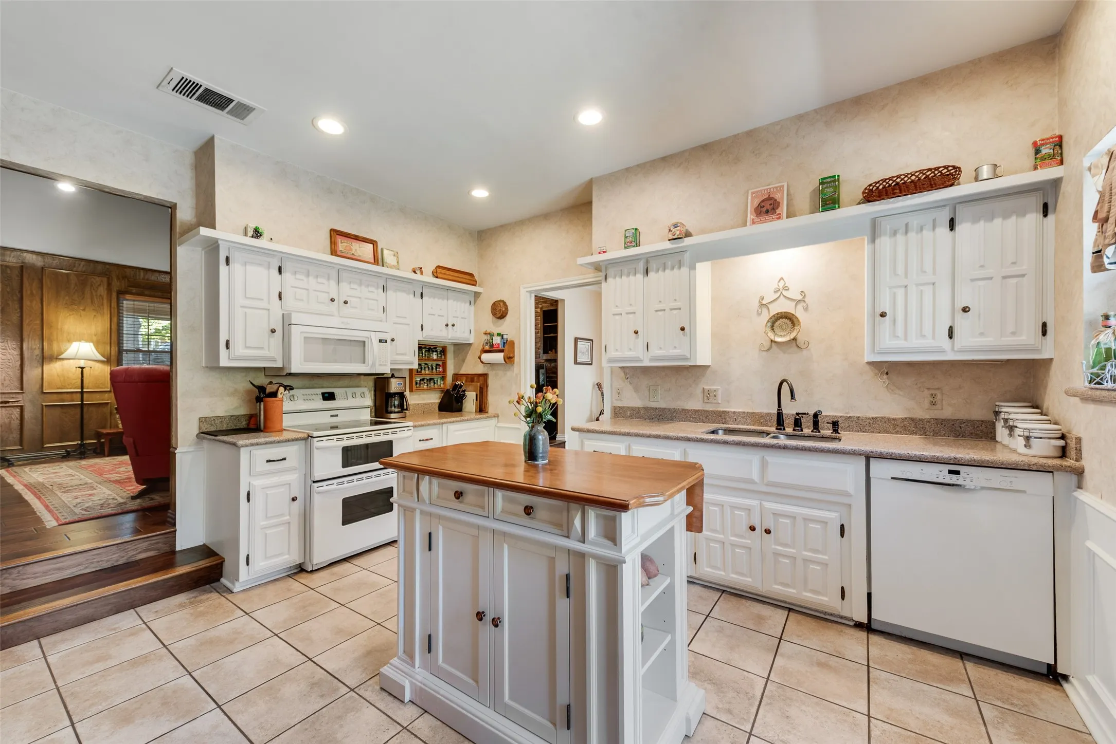 Spacious kitchen with enough room for an eat-in kitchen. Plenty of counter space for meal prep.