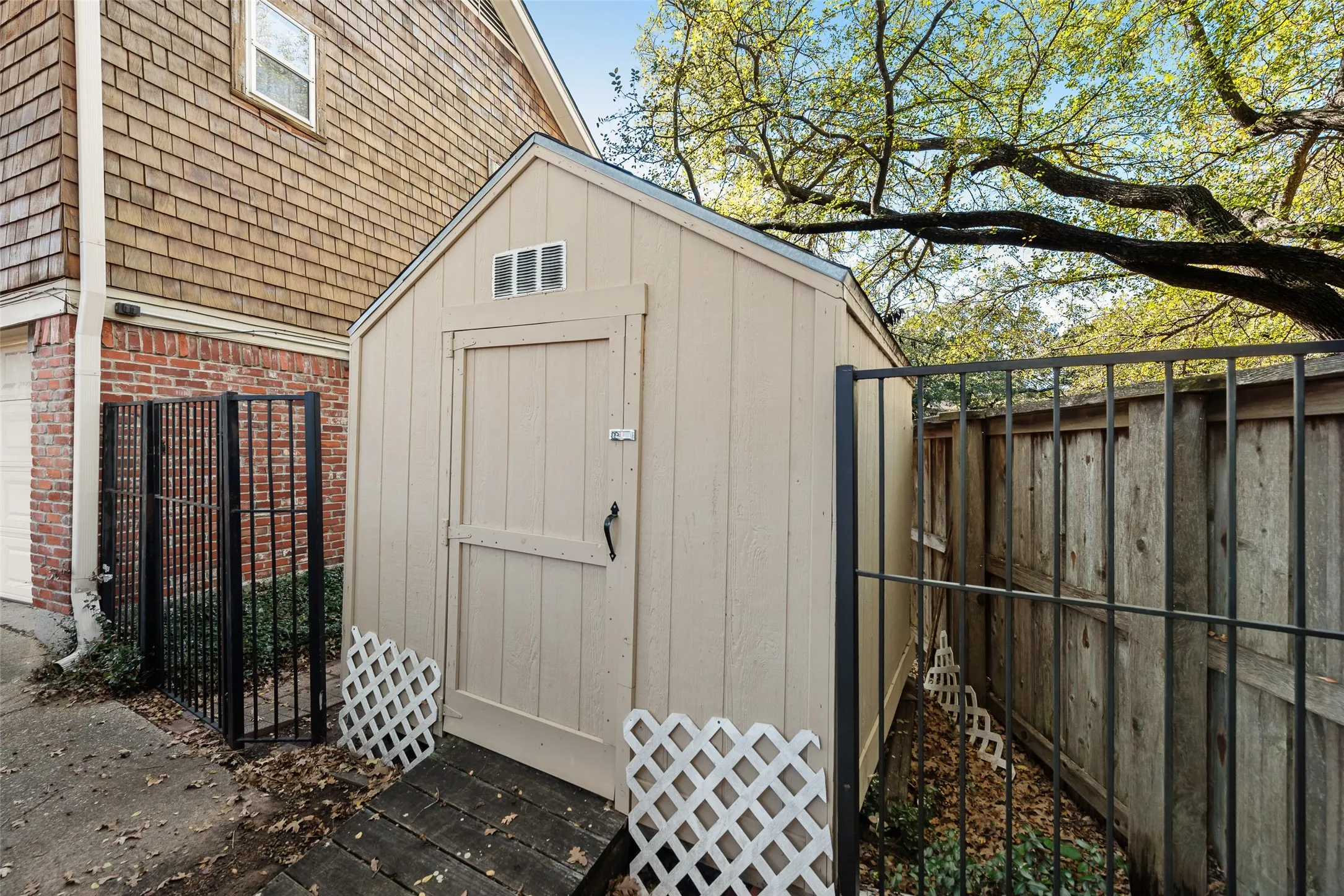 Shed for storage or lawn equipment