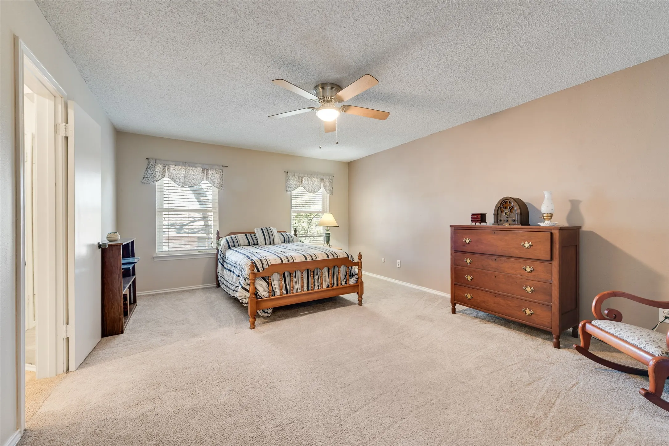 Large upstairs bedroom