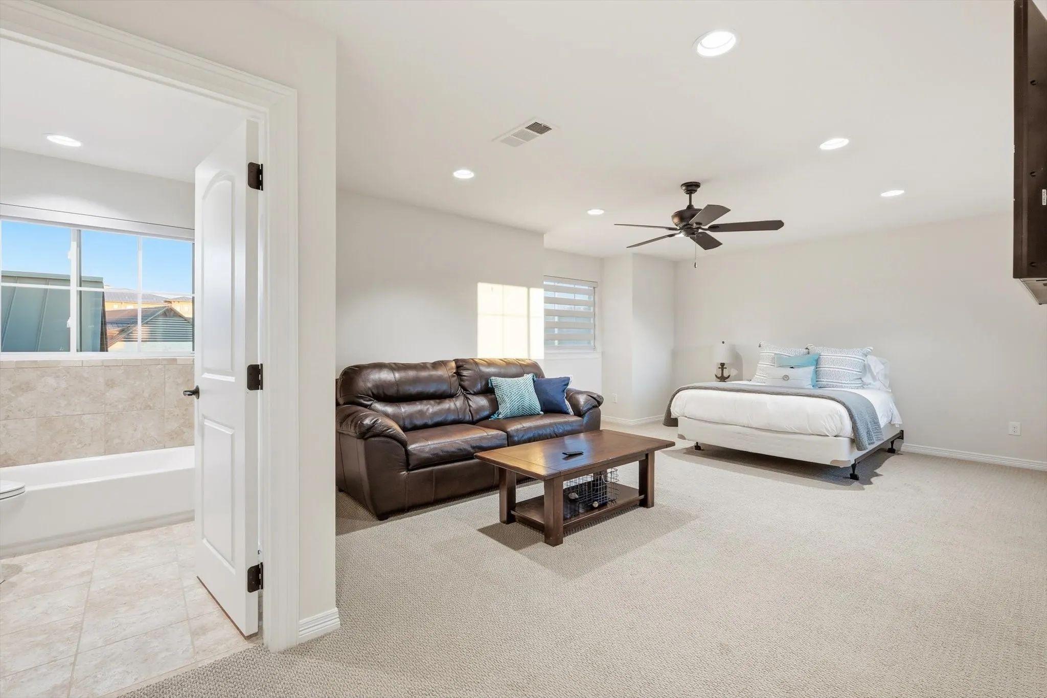 Single Family Residence For Sale in Palo Pinto County , 7105 W Hells Gate Drive, Strawn, Texas 76475, 6 Bedrooms, 8 Bathrooms, 3 Garage spaces, 5,520 Sqft, built in 2016, Price $3,499,000, mls#21129905, Real Estate Agent in Strawn, Homes For Sale in Palo Pinto county, Homes For Sale in Strawn, Realtor in Strawn Texas, Real Estate Brokerage Independent Realty Texas, Luminita Cordes Realtor