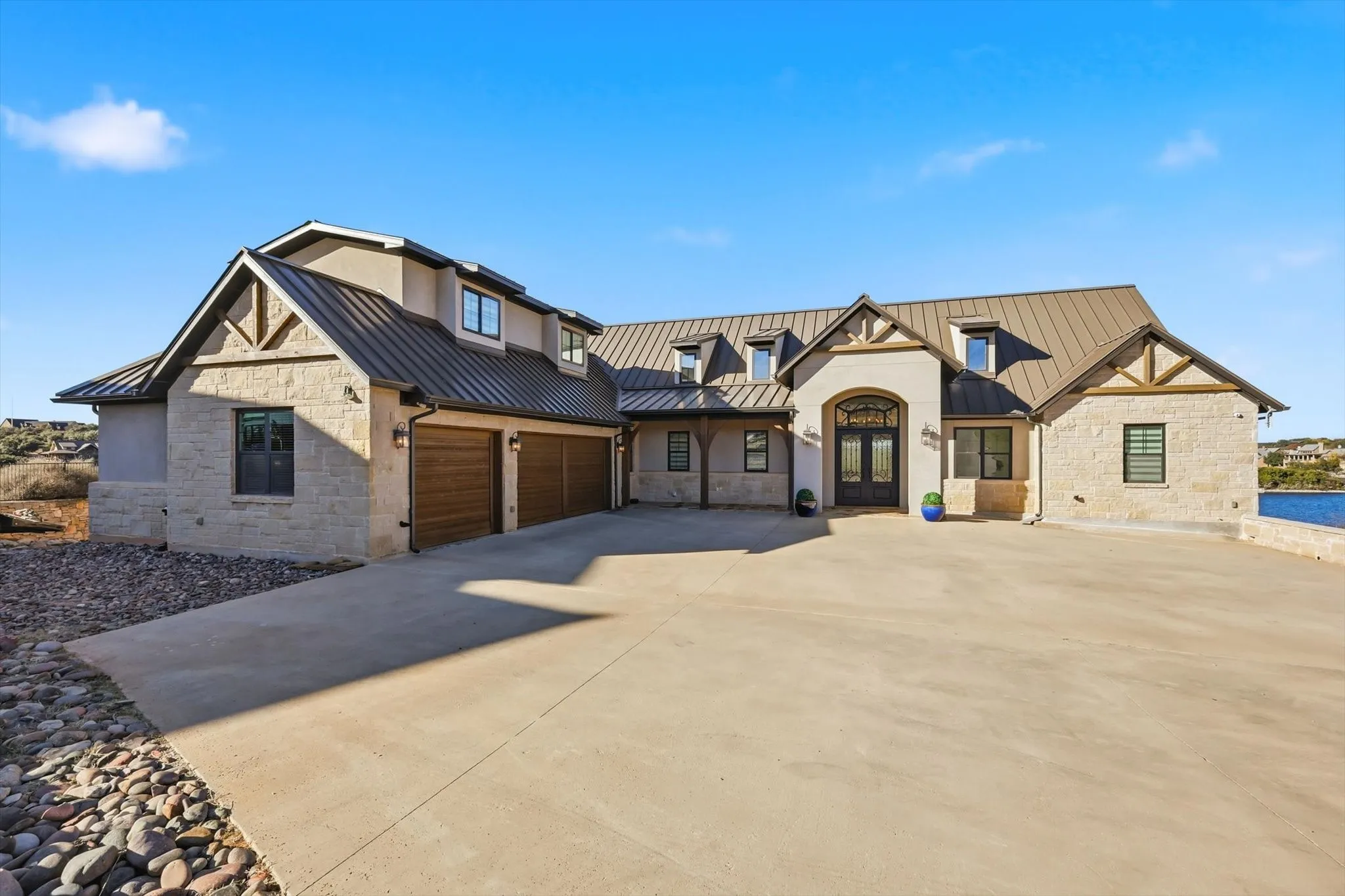 Single Family Residence For Sale in Palo Pinto County , 7105 W Hells Gate Drive, Strawn, Texas 76475, 6 Bedrooms, 8 Bathrooms, 3 Garage spaces, 5,520 Sqft, built in 2016, Price $3,499,000, mls#21129905, Real Estate Agent in Strawn, Homes For Sale in Palo Pinto county, Homes For Sale in Strawn, Realtor in Strawn Texas, Real Estate Brokerage Independent Realty Texas, Luminita Cordes Realtor