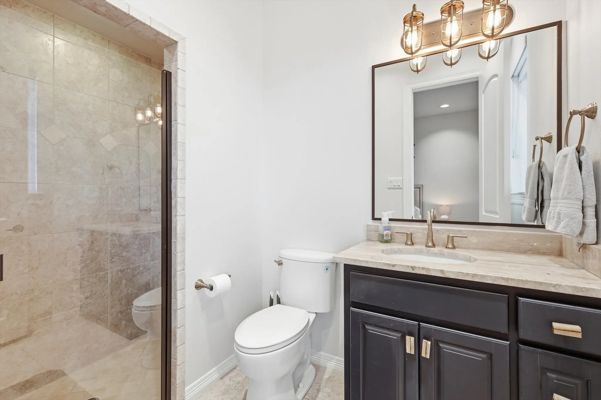 Single Family Residence For Sale in Palo Pinto County , 7105 W Hells Gate Drive, Strawn, Texas 76475, 6 Bedrooms, 8 Bathrooms, 3 Garage spaces, 5,520 Sqft, built in 2016, Price $3,499,000, mls#21129905, Real Estate Agent in Strawn, Homes For Sale in Palo Pinto county, Homes For Sale in Strawn, Realtor in Strawn Texas, Real Estate Brokerage Independent Realty Texas, Luminita Cordes Realtor