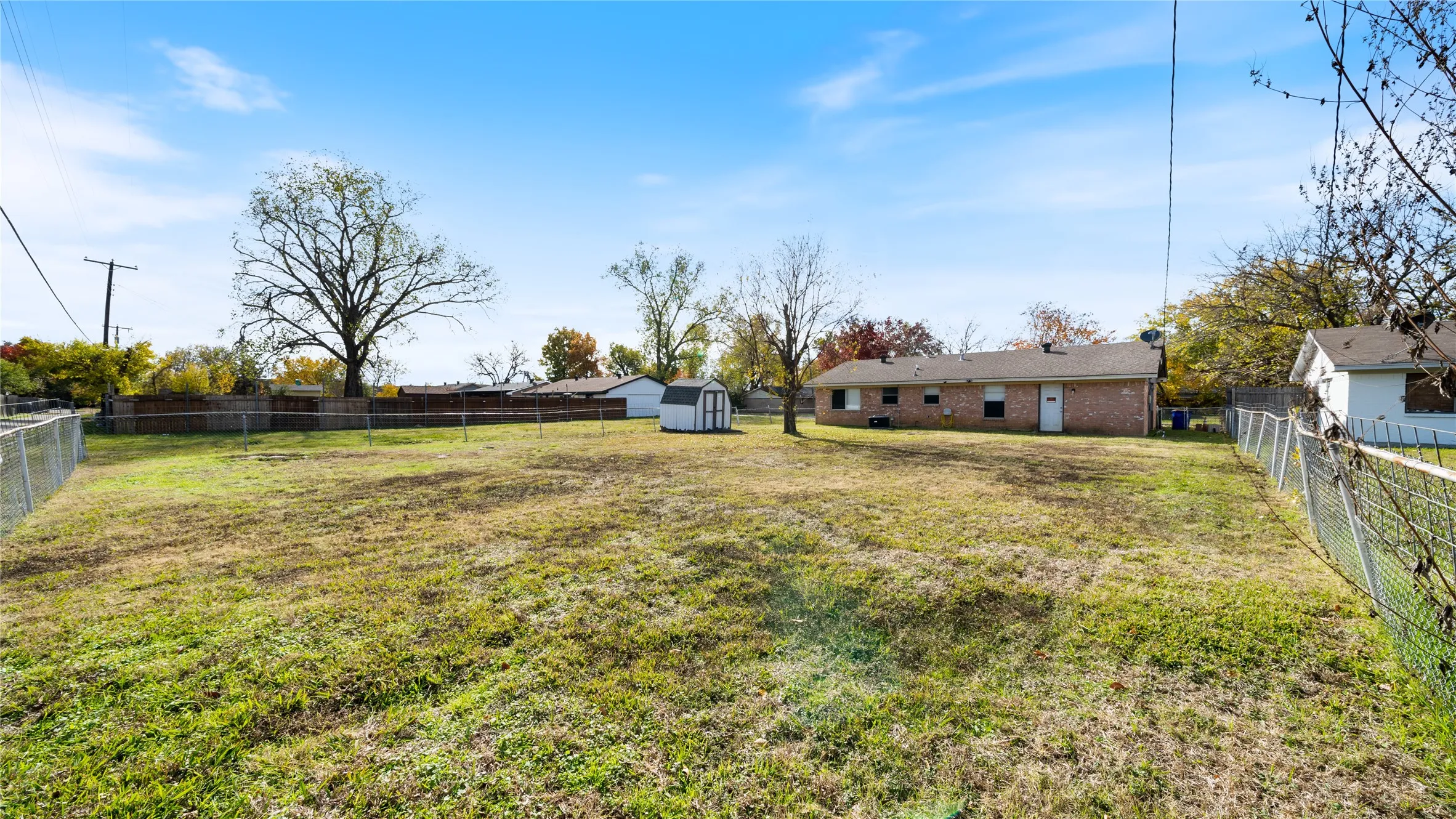 Single Family Residence For Sale in Dallas County , 710 Catherine Lane, Seagoville, Texas 75159, 3 Bedroom, 1 Bathroom, 1 Garage spaces, 945 Sqft, built in 1972, mls#21131811, Real Estate Agent in Seagoville, Homes For Sale in Dallas county, Homes For Sale in Seagoville, Realtor in Seagoville Texas, Real Estate Brokerage Independent Realty Texas, Luminita Cordes Realtor