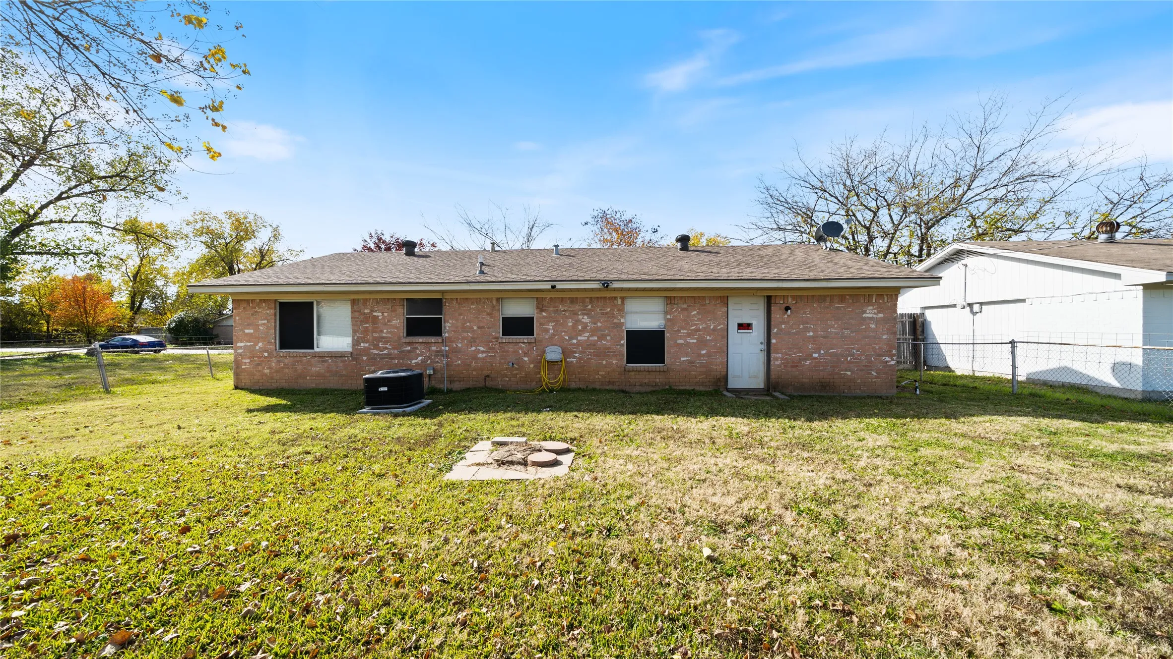 Single Family Residence For Sale in Dallas County , 710 Catherine Lane, Seagoville, Texas 75159, 3 Bedroom, 1 Bathroom, 1 Garage spaces, 945 Sqft, built in 1972, mls#21131811, Real Estate Agent in Seagoville, Homes For Sale in Dallas county, Homes For Sale in Seagoville, Realtor in Seagoville Texas, Real Estate Brokerage Independent Realty Texas, Luminita Cordes Realtor