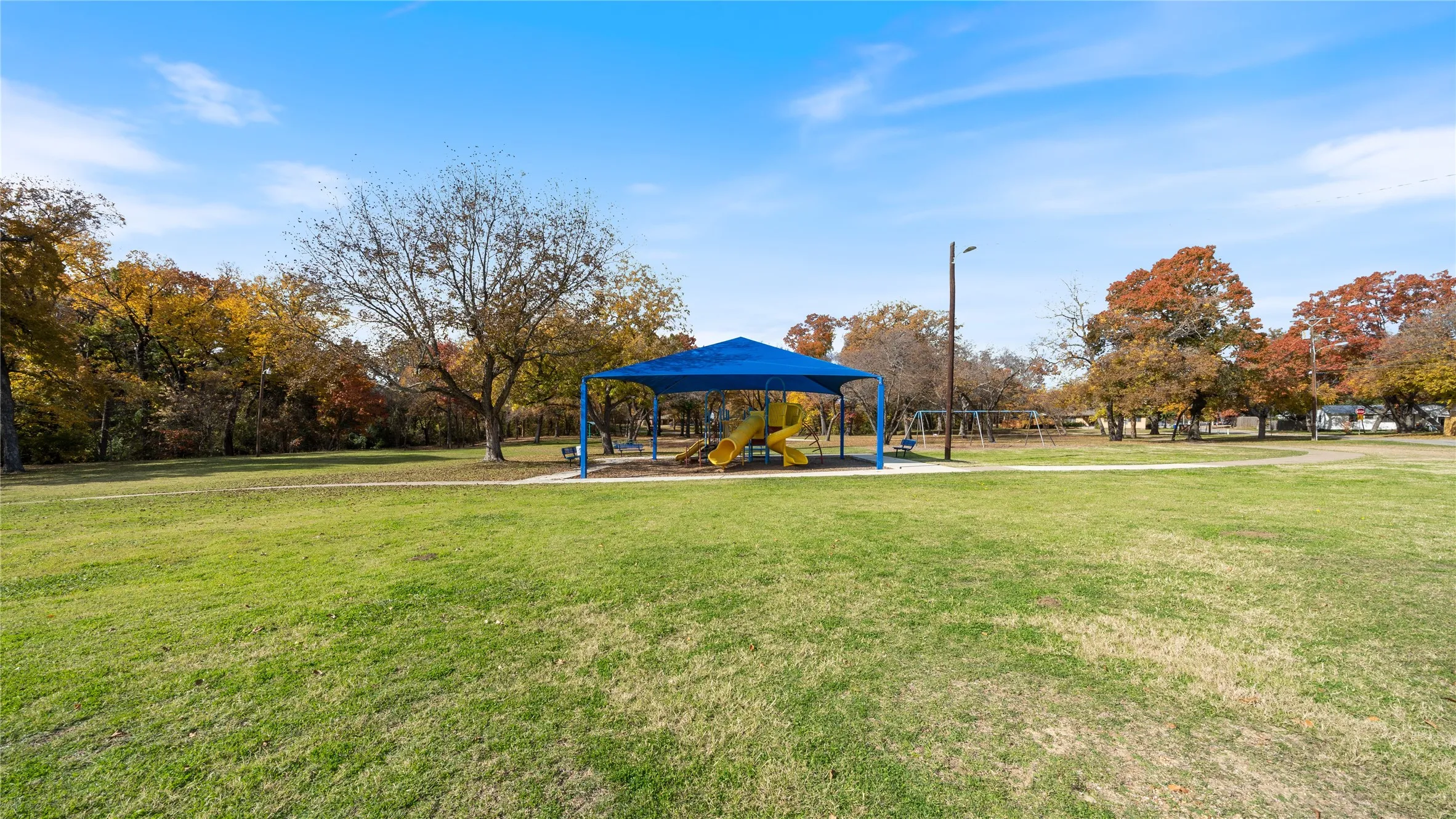 Single Family Residence For Sale in Dallas County , 710 Catherine Lane, Seagoville, Texas 75159, 3 Bedroom, 1 Bathroom, 1 Garage spaces, 945 Sqft, built in 1972, mls#21131811, Real Estate Agent in Seagoville, Homes For Sale in Dallas county, Homes For Sale in Seagoville, Realtor in Seagoville Texas, Real Estate Brokerage Independent Realty Texas, Luminita Cordes Realtor