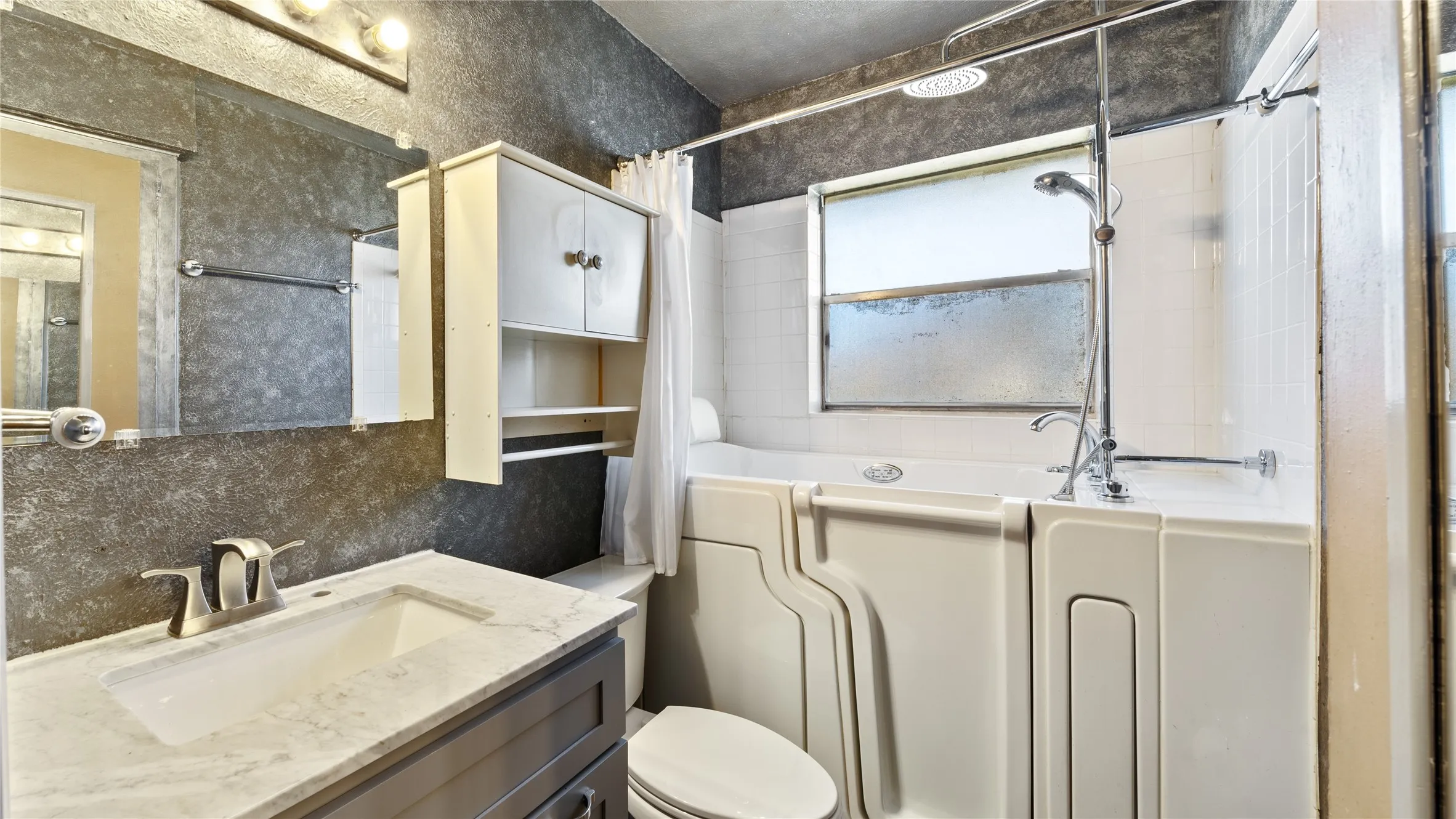Single Family Residence For Sale in Dallas County , 710 Catherine Lane, Seagoville, Texas 75159, 3 Bedroom, 1 Bathroom, 1 Garage spaces, 945 Sqft, built in 1972, mls#21131811, Real Estate Agent in Seagoville, Homes For Sale in Dallas county, Homes For Sale in Seagoville, Realtor in Seagoville Texas, Real Estate Brokerage Independent Realty Texas, Luminita Cordes Realtor