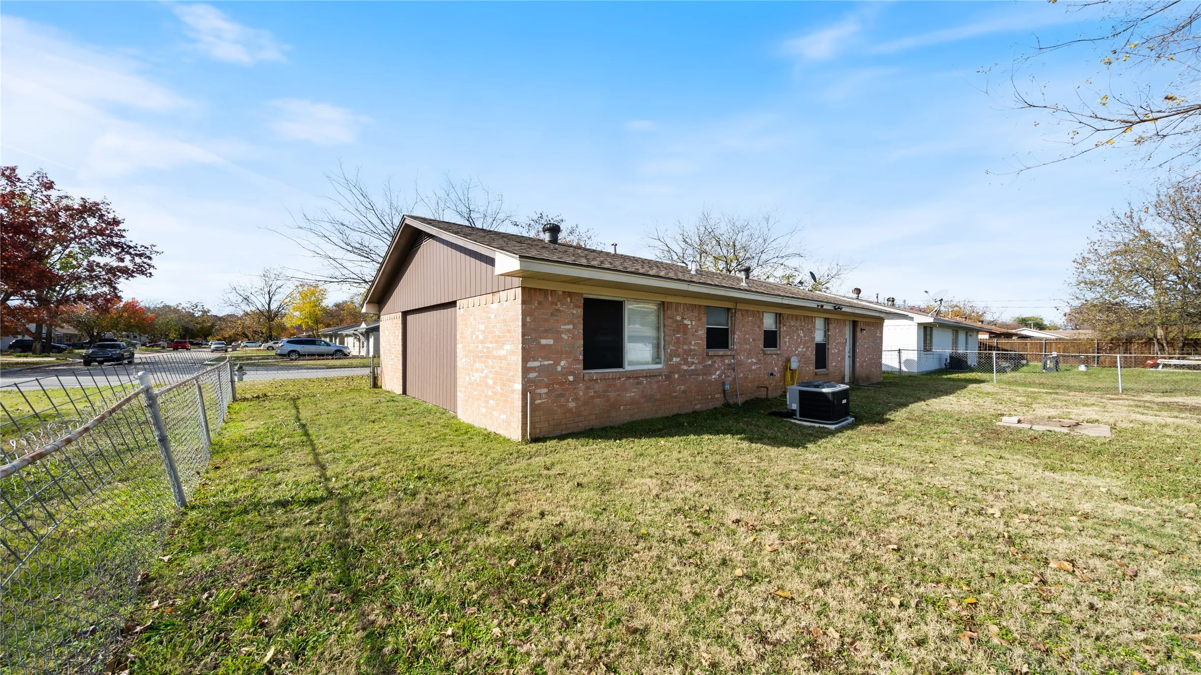 Single Family Residence For Sale in Dallas County , 710 Catherine Lane, Seagoville, Texas 75159, 3 Bedroom, 1 Bathroom, 1 Garage spaces, 945 Sqft, built in 1972, mls#21131811, Real Estate Agent in Seagoville, Homes For Sale in Dallas county, Homes For Sale in Seagoville, Realtor in Seagoville Texas, Real Estate Brokerage Independent Realty Texas, Luminita Cordes Realtor