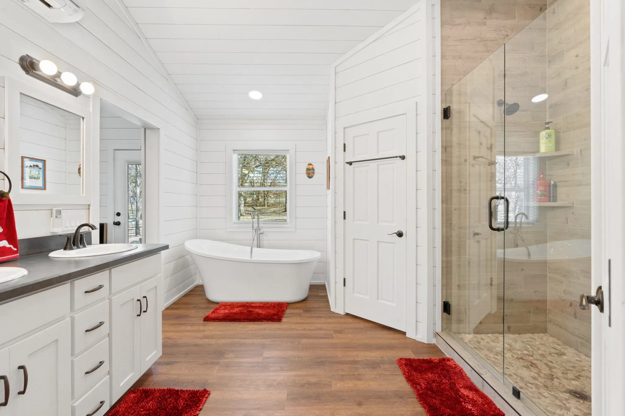 Farm For Sale in Johnson County , 1512 E Henderson Street, Cleburne, Texas 76031, 4 Bedroom, 4 Bathroom, Garage spaces, 2,736 Sqft, built in 2022, mls#21131864, Real Estate Agent in Cleburne, Homes For Sale in Johnson county, Homes For Sale in Cleburne, Realtor in Cleburne Texas, Real Estate Brokerage Independent Realty Texas, Luminita Cordes Realtor