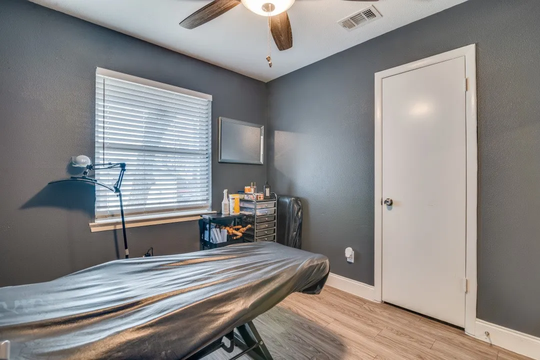 Single Family Residence For Sale in Dallas County , 3834 Emerald Drive, Mesquite, Texas 75150, 4 Bedrooms, 2 Bathrooms, Garage spaces, 1,373 Sqft, built in 1962, Price $220,000, mls#21131981, Real Estate Agent in Mesquite, Homes For Sale in Dallas county, Homes For Sale in Mesquite, Realtor in Mesquite Texas, Real Estate Brokerage Independent Realty Texas, Luminita Cordes Realtor