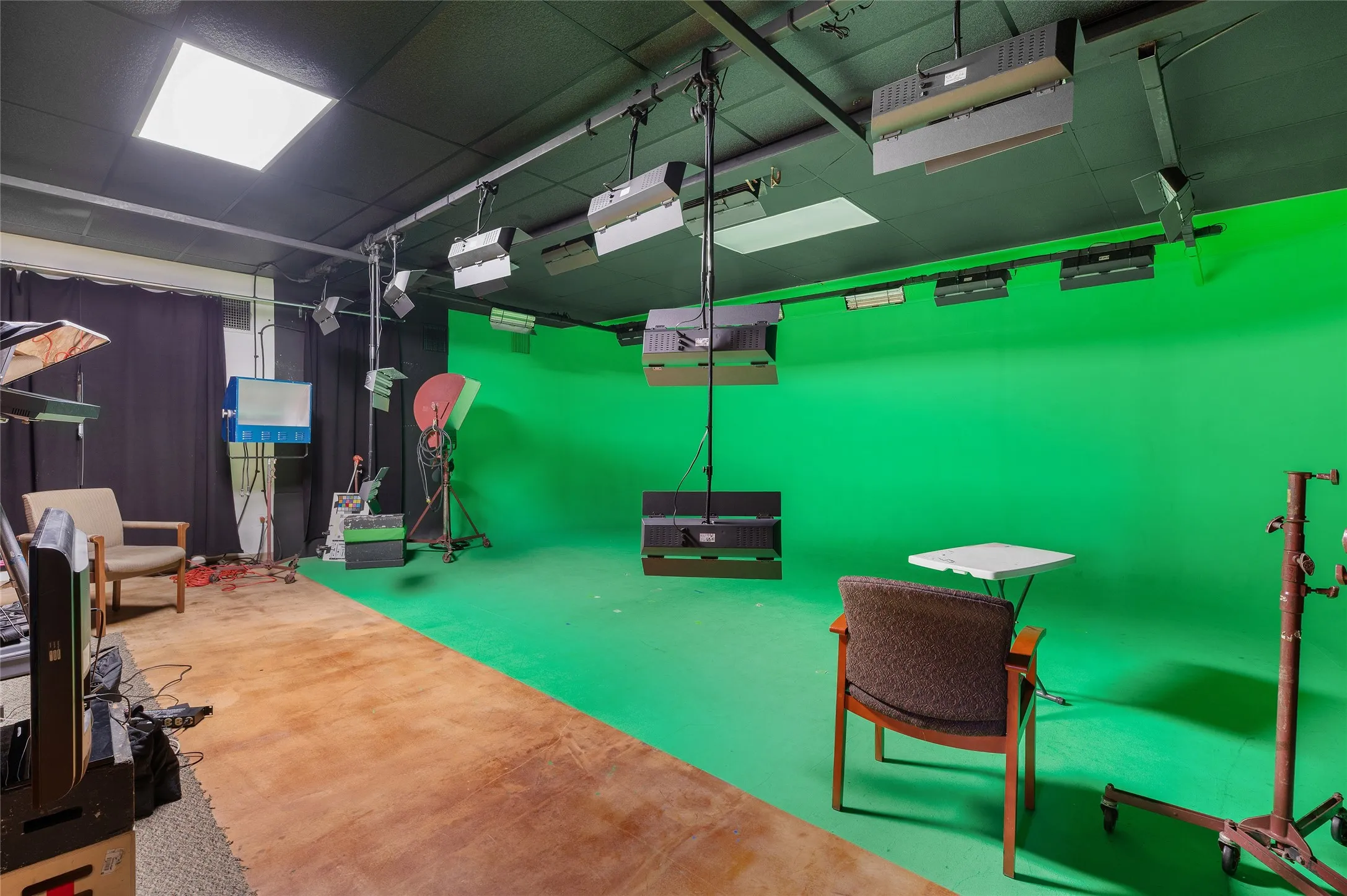 Office For Sale in Grayson County , 531 W Main Street, Denison, Texas 75020, 0, 0, Garage spaces, 36,000 Sqft, built in 1890, Preowned, Price $2,700,000, mls#21129574, Real Estate Agent in Denison, Homes For Sale in Grayson county, Homes For Sale in Denison, Realtor in Denison Texas, Real Estate Brokerage Independent Realty Texas, Luminita Cordes Realtor