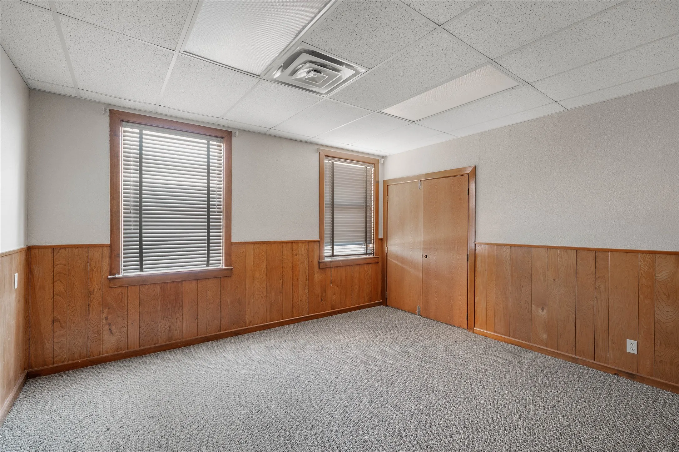 Office For Sale in Grayson County , 531 W Main Street, Denison, Texas 75020, 0, 0, Garage spaces, 36,000 Sqft, built in 1890, Preowned, Price $2,700,000, mls#21129574, Real Estate Agent in Denison, Homes For Sale in Grayson county, Homes For Sale in Denison, Realtor in Denison Texas, Real Estate Brokerage Independent Realty Texas, Luminita Cordes Realtor