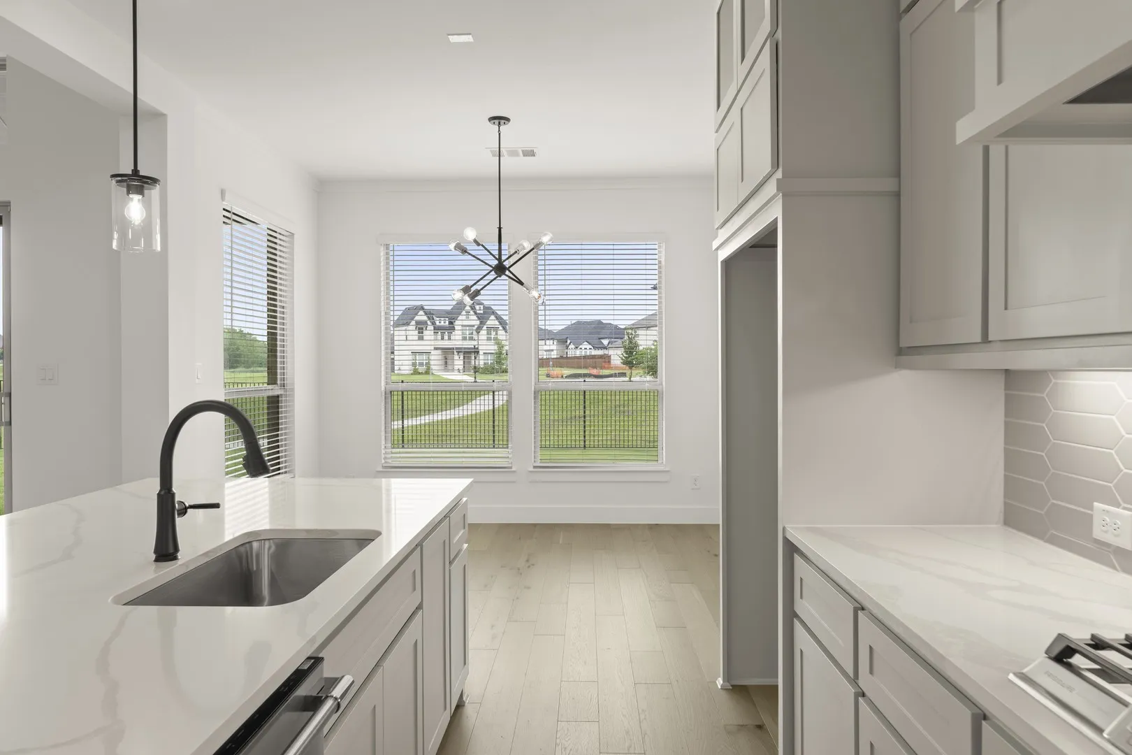 12. 2816 Shadybrook - Kitchen (4)
