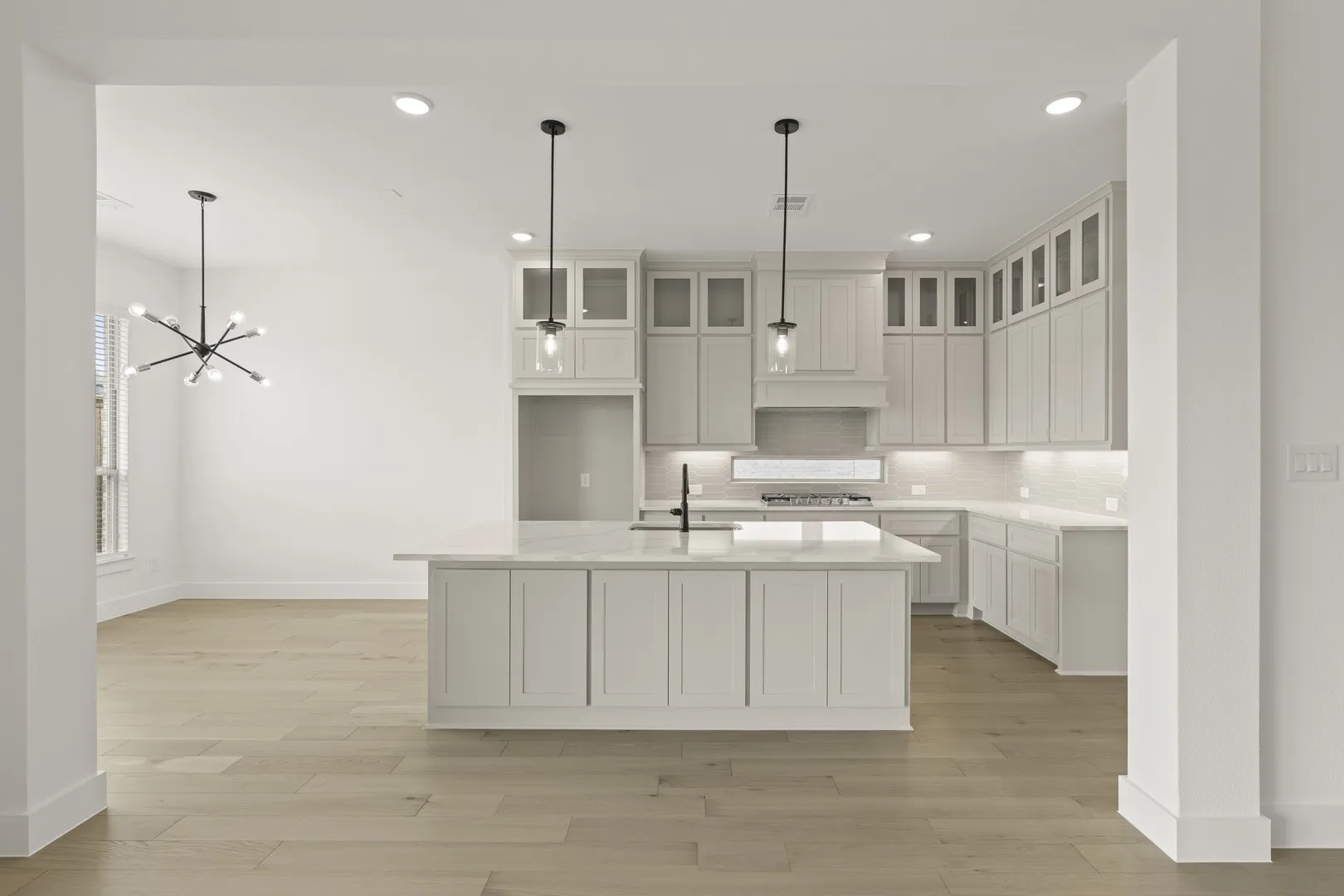09. 2816 Shadybrook - Kitchen