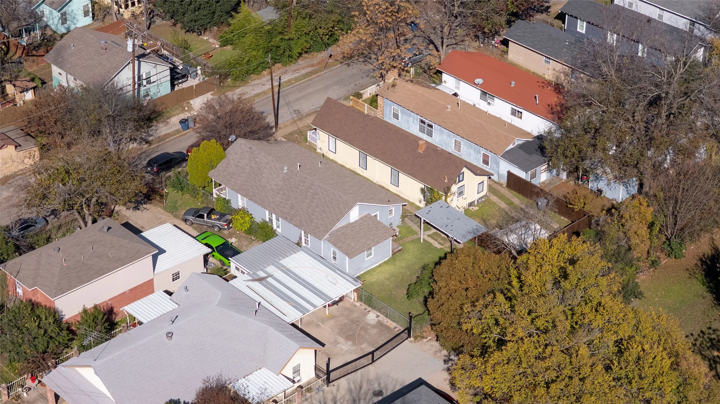 Single Family Residence For Sale in Dallas County , 5611 Alton Avenue, Dallas, Texas 75214, 2 Bedrooms, 1 Bathroom, Garage spaces, 1,180 Sqft, built in 1911, Price $220,000, mls#21132169, Real Estate Agent in Dallas, Homes For Sale in Dallas county, Homes For Sale in Dallas, Realtor in Dallas Texas, Real Estate Brokerage Independent Realty Texas, Luminita Cordes Realtor