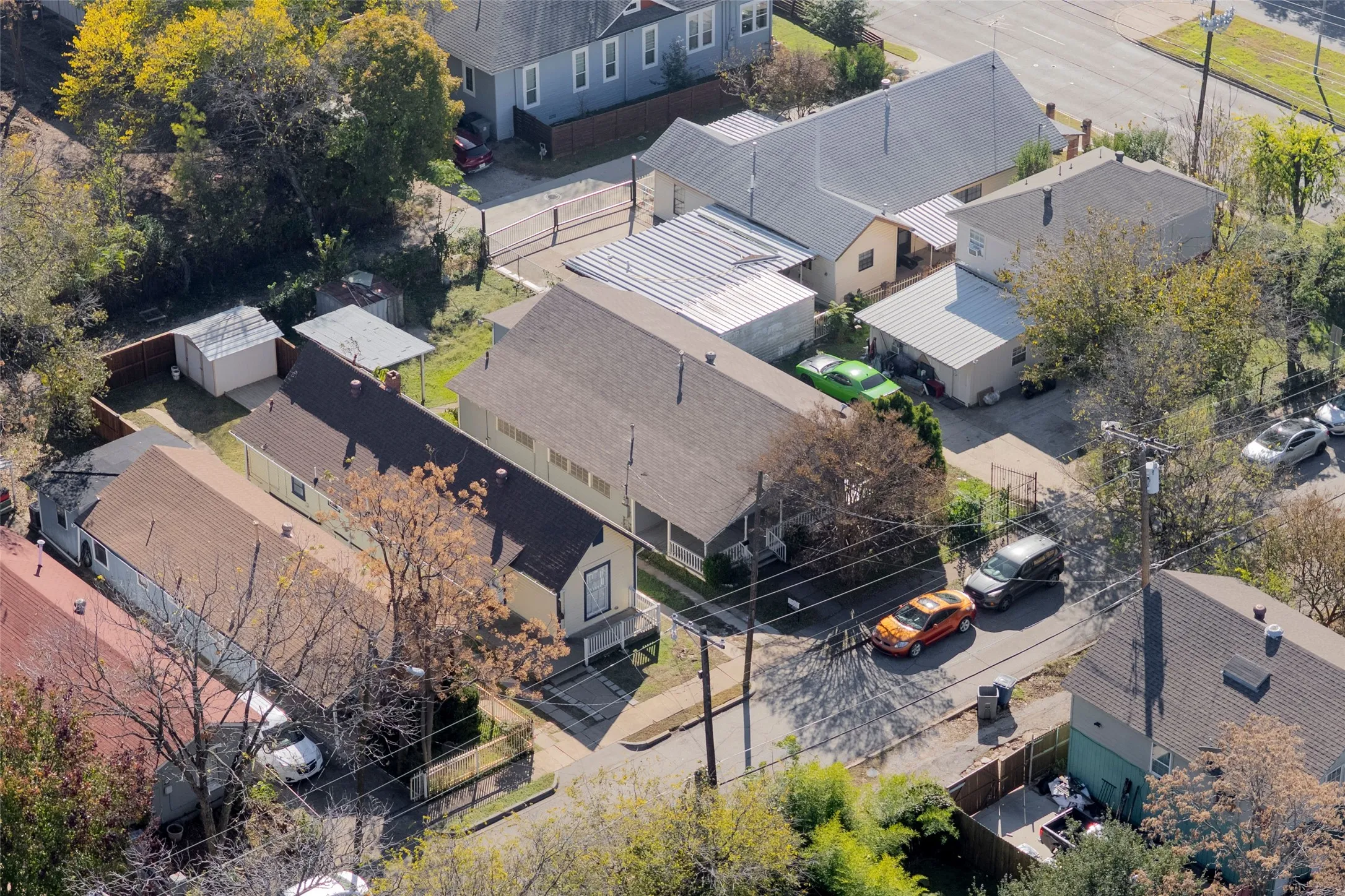 Single Family Residence For Sale in Dallas County , 5611 Alton Avenue, Dallas, Texas 75214, 2 Bedrooms, 1 Bathroom, Garage spaces, 1,180 Sqft, built in 1911, Price $220,000, mls#21132169, Real Estate Agent in Dallas, Homes For Sale in Dallas county, Homes For Sale in Dallas, Realtor in Dallas Texas, Real Estate Brokerage Independent Realty Texas, Luminita Cordes Realtor