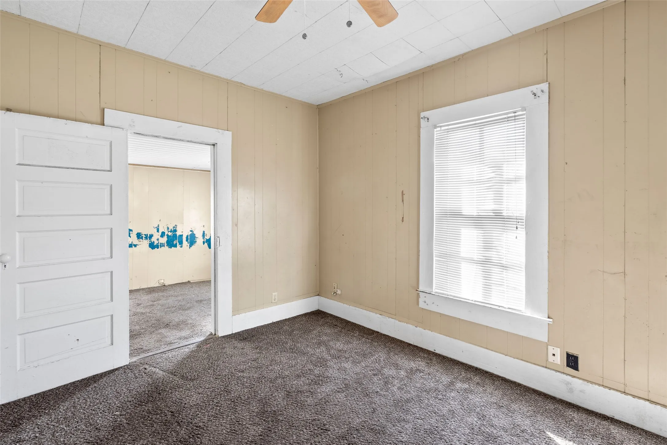 Single Family Residence For Sale in Dallas County , 5611 Alton Avenue, Dallas, Texas 75214, 2 Bedrooms, 1 Bathroom, Garage spaces, 1,180 Sqft, built in 1911, Price $220,000, mls#21132169, Real Estate Agent in Dallas, Homes For Sale in Dallas county, Homes For Sale in Dallas, Realtor in Dallas Texas, Real Estate Brokerage Independent Realty Texas, Luminita Cordes Realtor