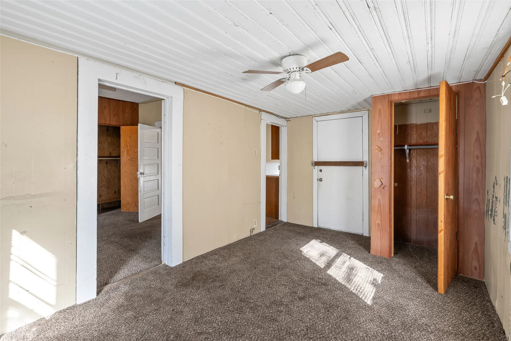 Single Family Residence For Sale in Dallas County , 5611 Alton Avenue, Dallas, Texas 75214, 2 Bedrooms, 1 Bathroom, Garage spaces, 1,180 Sqft, built in 1911, Price $220,000, mls#21132169, Real Estate Agent in Dallas, Homes For Sale in Dallas county, Homes For Sale in Dallas, Realtor in Dallas Texas, Real Estate Brokerage Independent Realty Texas, Luminita Cordes Realtor