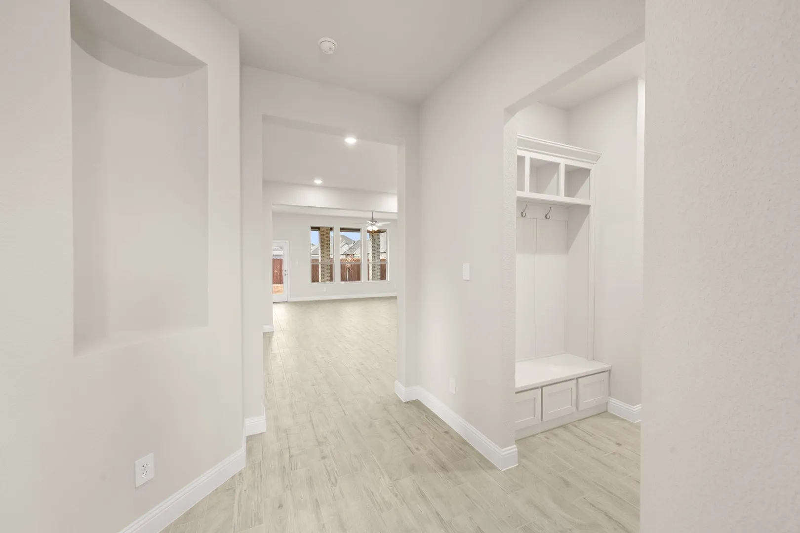 1101 Foxtail- Entry-2