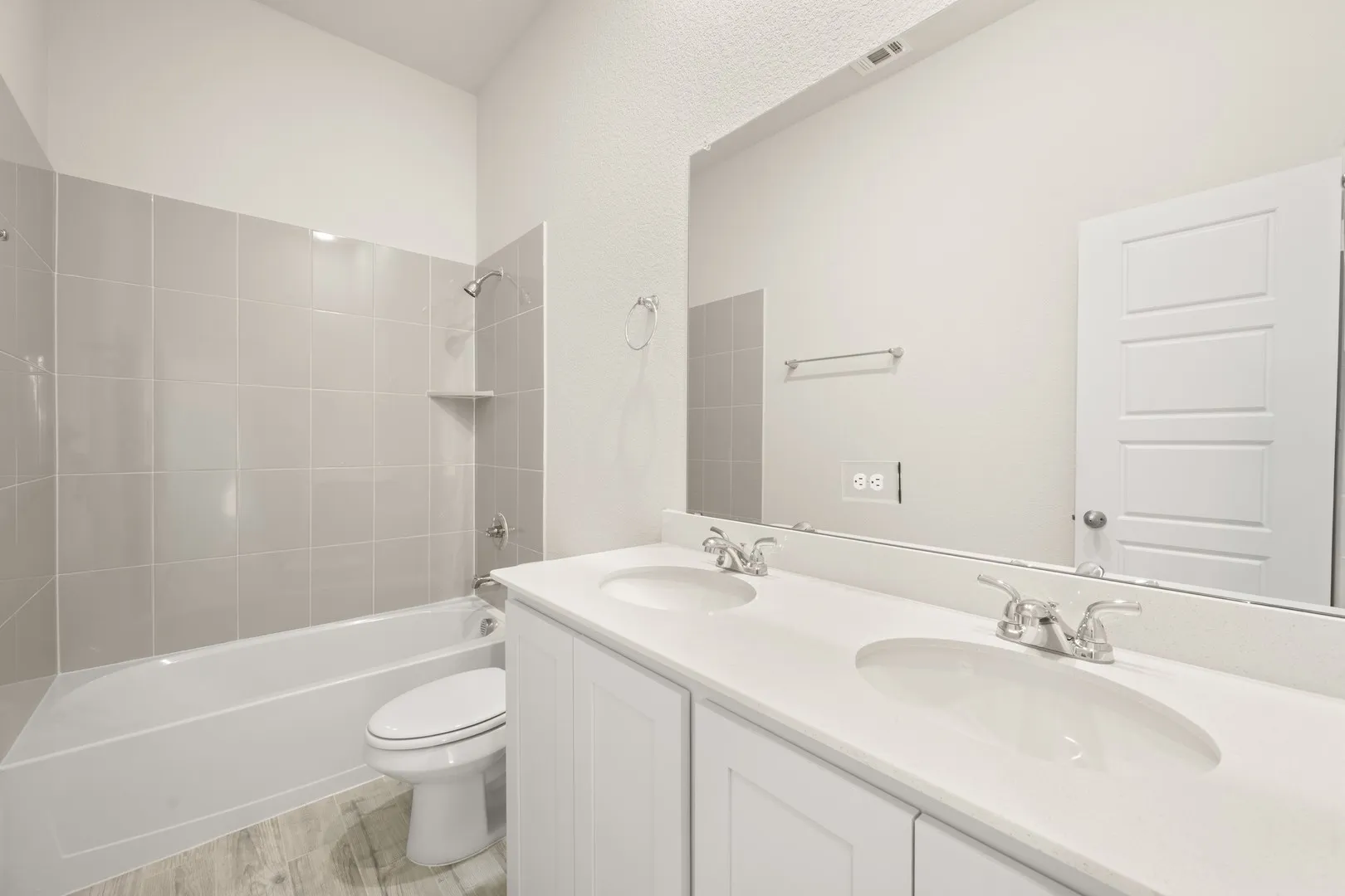 1101 Foxtail- Bathroom