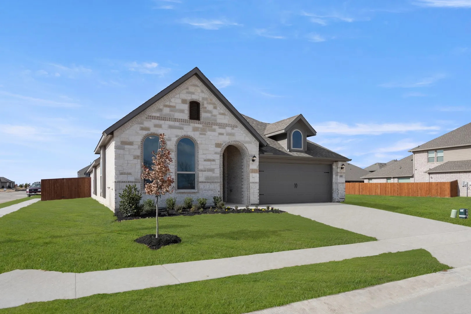 1101 Foxtail- Front-2