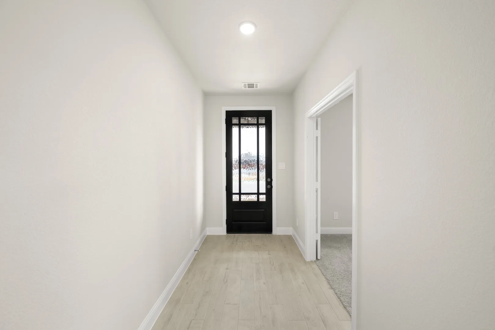 1101 Worthington- Entry