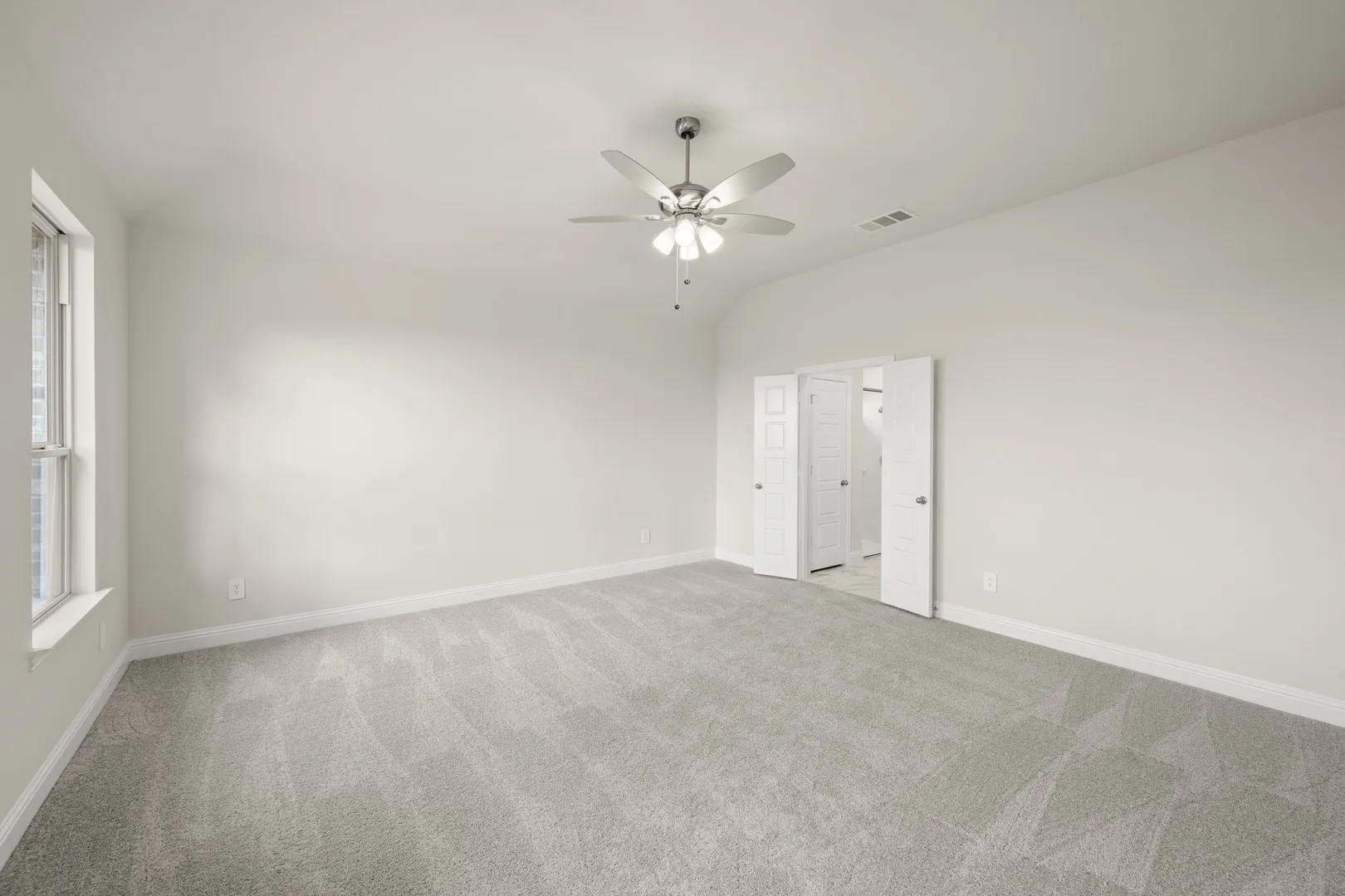 1101 Worthington- Primary Suite