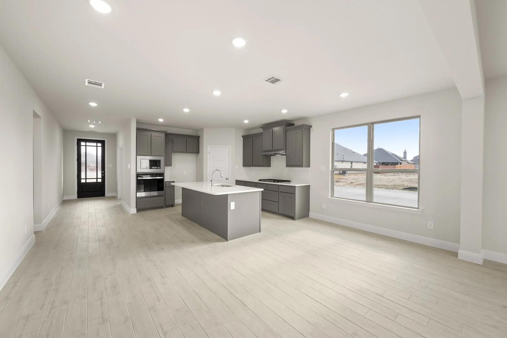 1101 Worthington- Dining