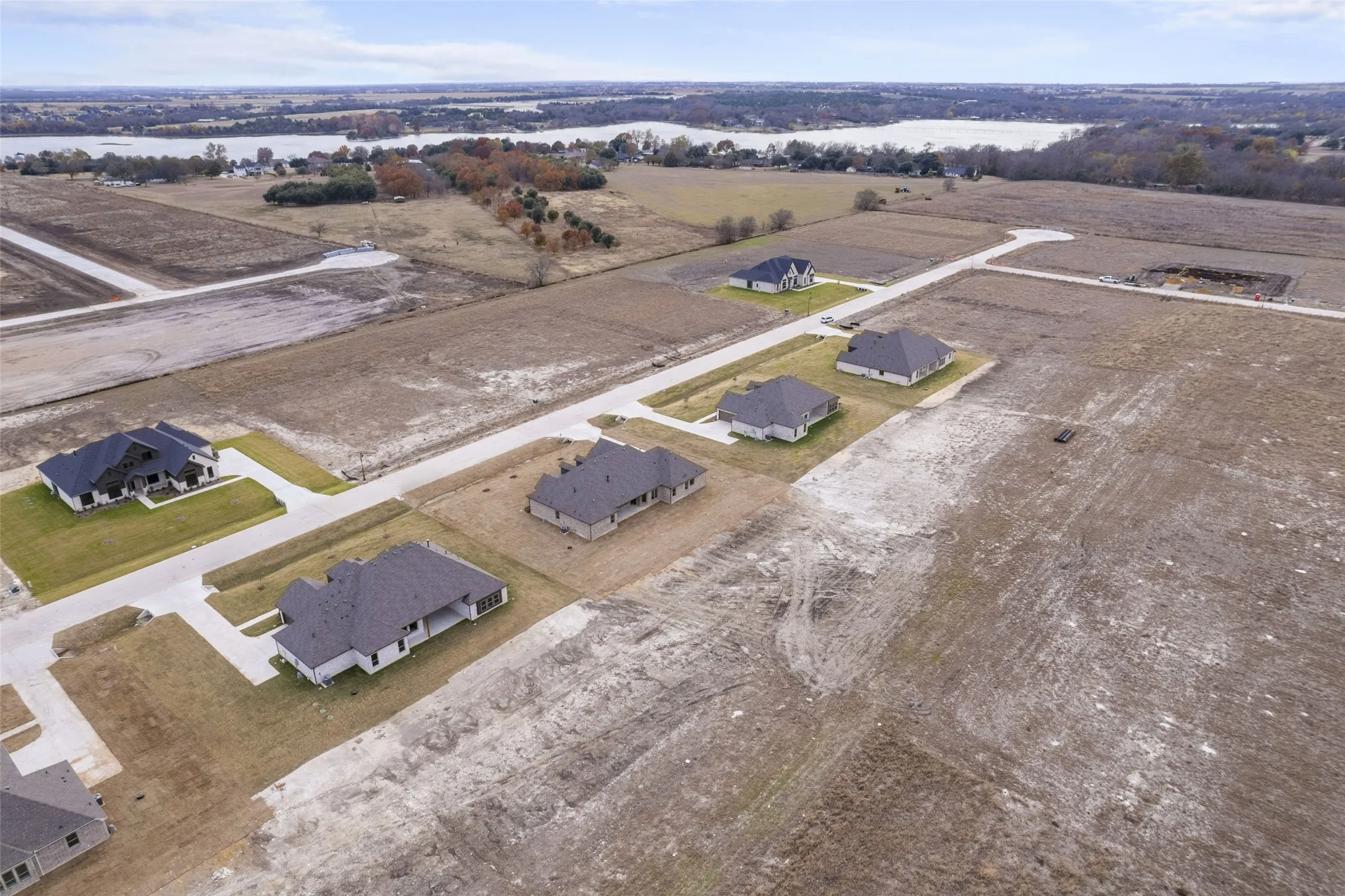 Single Family Residence For Sale in Ellis County , 144 Lila Lake Drive, Waxahachie, Texas 75165, 4 Bedroom, 4 Bathroom, 3 Garage spaces, 2,665 Sqft, built in 2025, New Construction - Complete, mls#21132111, Real Estate Agent in Waxahachie, Homes For Sale in Ellis county, Homes For Sale in Waxahachie, Realtor in Waxahachie Texas, Real Estate Brokerage Independent Realty Texas, Luminita Cordes Realtor