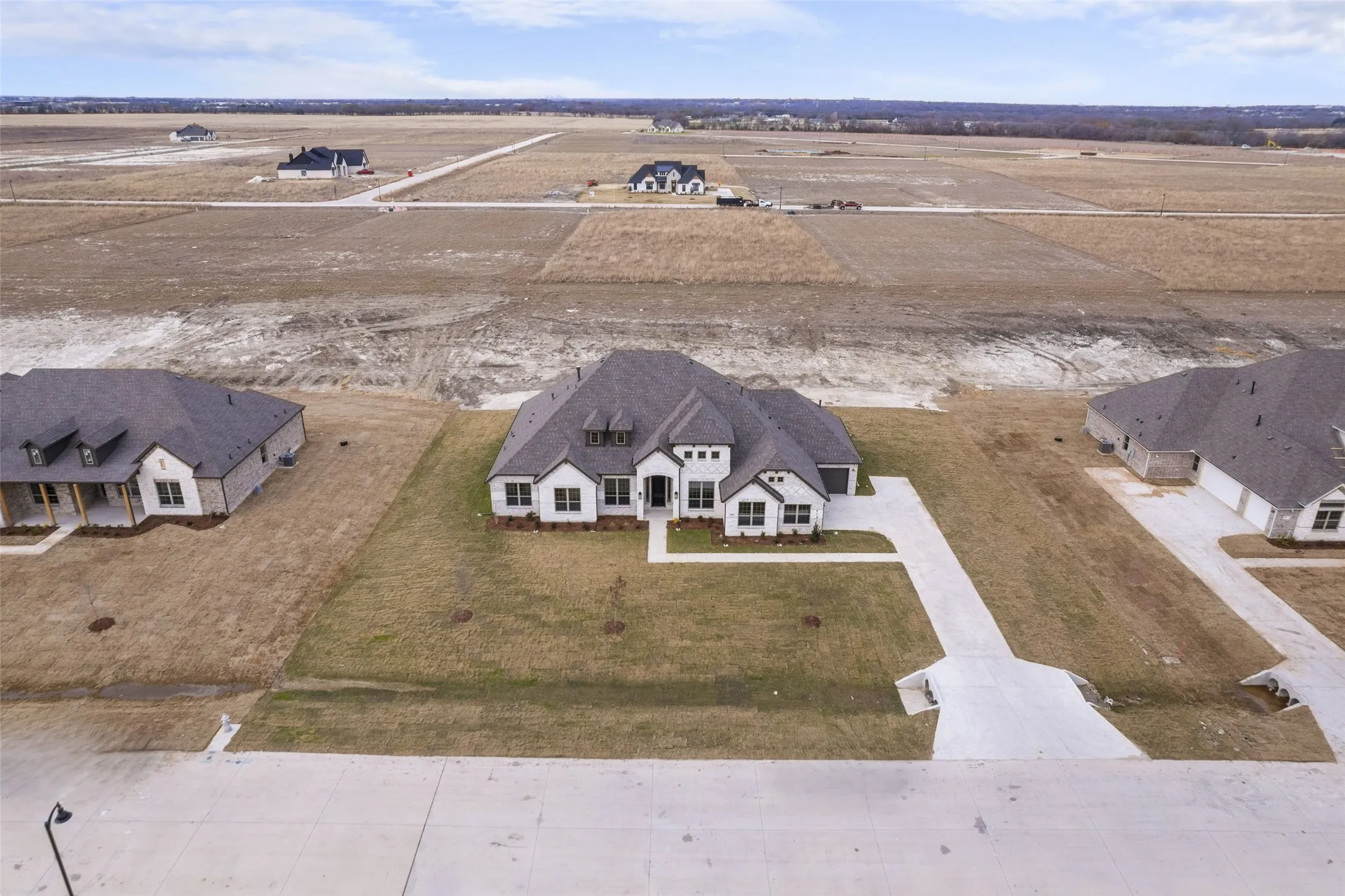 Single Family Residence For Sale in Ellis County , 144 Lila Lake Drive, Waxahachie, Texas 75165, 4 Bedroom, 4 Bathroom, 3 Garage spaces, 2,665 Sqft, built in 2025, New Construction - Complete, mls#21132111, Real Estate Agent in Waxahachie, Homes For Sale in Ellis county, Homes For Sale in Waxahachie, Realtor in Waxahachie Texas, Real Estate Brokerage Independent Realty Texas, Luminita Cordes Realtor