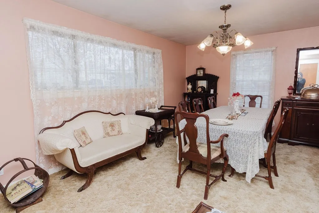 Single Family Residence For Sale in Fannin County , 663 6th Street, Honey Grove, Texas 75446, 2 Bedroom, 2 Bathroom, Garage spaces, 1,613 Sqft, built in 1967, mls#21131267, Real Estate Agent in Honey Grove, Homes For Sale in Fannin county, Homes For Sale in Honey Grove, Realtor in Honey Grove Texas, Real Estate Brokerage Independent Realty Texas, Luminita Cordes Realtor