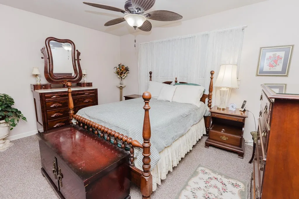 Single Family Residence For Sale in Fannin County , 663 6th Street, Honey Grove, Texas 75446, 2 Bedroom, 2 Bathroom, Garage spaces, 1,613 Sqft, built in 1967, mls#21131267, Real Estate Agent in Honey Grove, Homes For Sale in Fannin county, Homes For Sale in Honey Grove, Realtor in Honey Grove Texas, Real Estate Brokerage Independent Realty Texas, Luminita Cordes Realtor