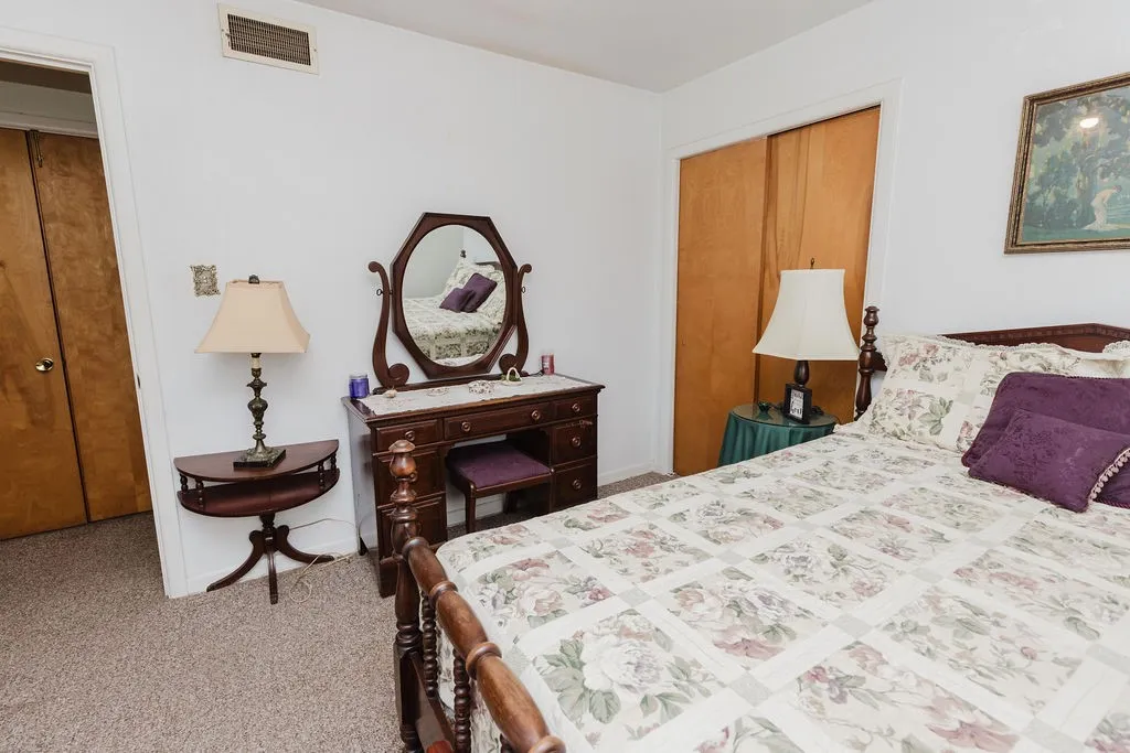 Single Family Residence For Sale in Fannin County , 663 6th Street, Honey Grove, Texas 75446, 2 Bedroom, 2 Bathroom, Garage spaces, 1,613 Sqft, built in 1967, mls#21131267, Real Estate Agent in Honey Grove, Homes For Sale in Fannin county, Homes For Sale in Honey Grove, Realtor in Honey Grove Texas, Real Estate Brokerage Independent Realty Texas, Luminita Cordes Realtor