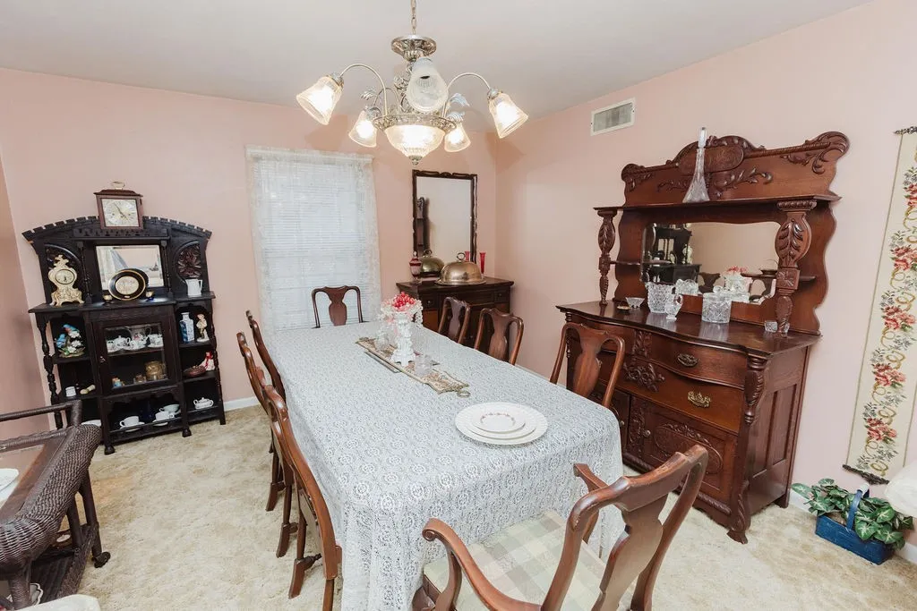Single Family Residence For Sale in Fannin County , 663 6th Street, Honey Grove, Texas 75446, 2 Bedroom, 2 Bathroom, Garage spaces, 1,613 Sqft, built in 1967, mls#21131267, Real Estate Agent in Honey Grove, Homes For Sale in Fannin county, Homes For Sale in Honey Grove, Realtor in Honey Grove Texas, Real Estate Brokerage Independent Realty Texas, Luminita Cordes Realtor