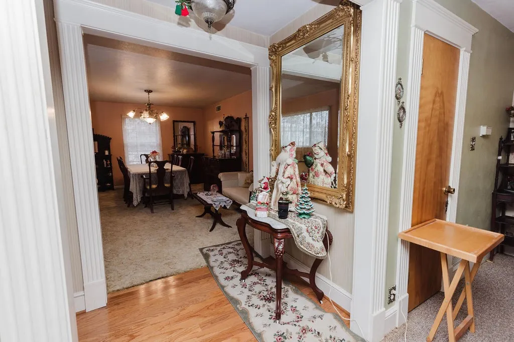 Single Family Residence For Sale in Fannin County , 663 6th Street, Honey Grove, Texas 75446, 2 Bedroom, 2 Bathroom, Garage spaces, 1,613 Sqft, built in 1967, mls#21131267, Real Estate Agent in Honey Grove, Homes For Sale in Fannin county, Homes For Sale in Honey Grove, Realtor in Honey Grove Texas, Real Estate Brokerage Independent Realty Texas, Luminita Cordes Realtor