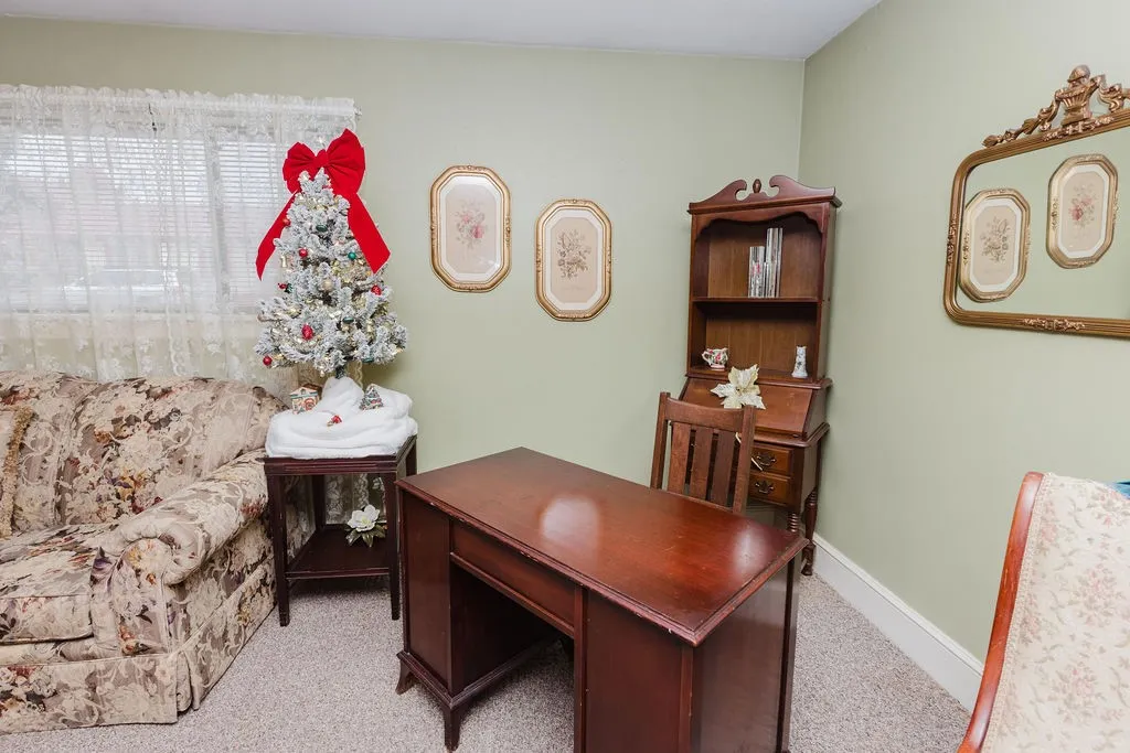 Single Family Residence For Sale in Fannin County , 663 6th Street, Honey Grove, Texas 75446, 2 Bedroom, 2 Bathroom, Garage spaces, 1,613 Sqft, built in 1967, mls#21131267, Real Estate Agent in Honey Grove, Homes For Sale in Fannin county, Homes For Sale in Honey Grove, Realtor in Honey Grove Texas, Real Estate Brokerage Independent Realty Texas, Luminita Cordes Realtor