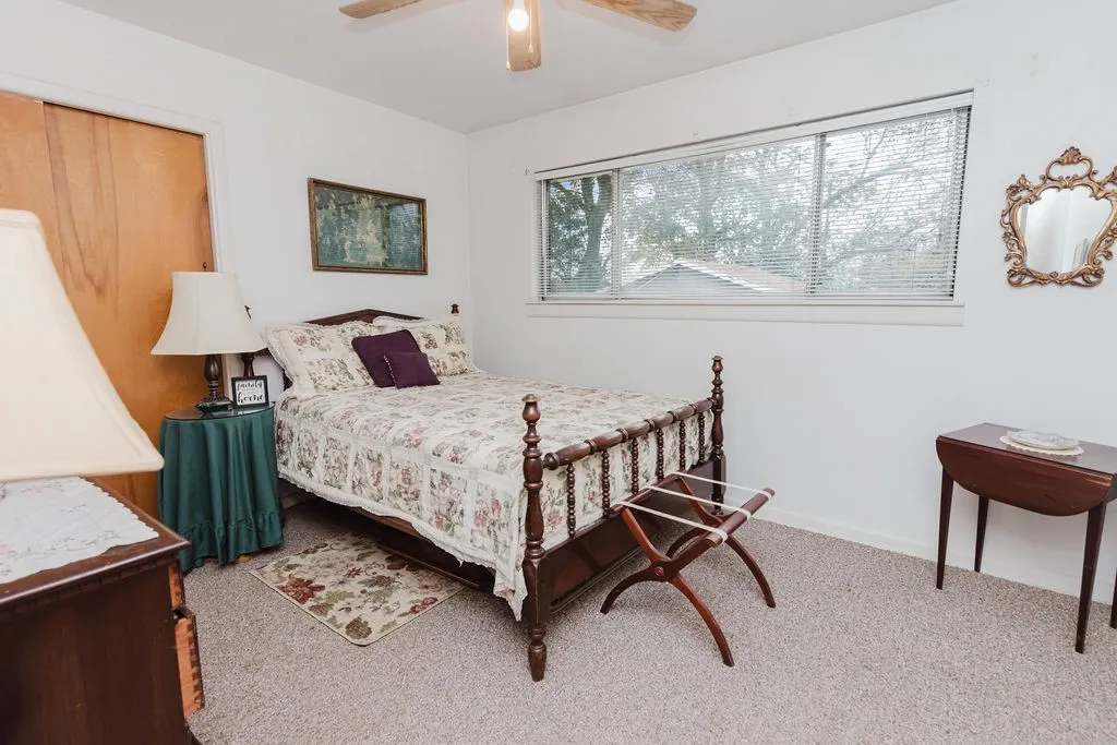 Single Family Residence For Sale in Fannin County , 663 6th Street, Honey Grove, Texas 75446, 2 Bedroom, 2 Bathroom, Garage spaces, 1,613 Sqft, built in 1967, mls#21131267, Real Estate Agent in Honey Grove, Homes For Sale in Fannin county, Homes For Sale in Honey Grove, Realtor in Honey Grove Texas, Real Estate Brokerage Independent Realty Texas, Luminita Cordes Realtor