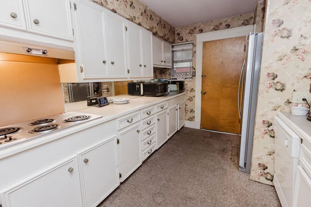 Single Family Residence For Sale in Fannin County , 663 6th Street, Honey Grove, Texas 75446, 2 Bedroom, 2 Bathroom, Garage spaces, 1,613 Sqft, built in 1967, mls#21131267, Real Estate Agent in Honey Grove, Homes For Sale in Fannin county, Homes For Sale in Honey Grove, Realtor in Honey Grove Texas, Real Estate Brokerage Independent Realty Texas, Luminita Cordes Realtor