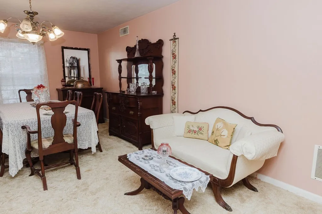 Single Family Residence For Sale in Fannin County , 663 6th Street, Honey Grove, Texas 75446, 2 Bedroom, 2 Bathroom, Garage spaces, 1,613 Sqft, built in 1967, mls#21131267, Real Estate Agent in Honey Grove, Homes For Sale in Fannin county, Homes For Sale in Honey Grove, Realtor in Honey Grove Texas, Real Estate Brokerage Independent Realty Texas, Luminita Cordes Realtor