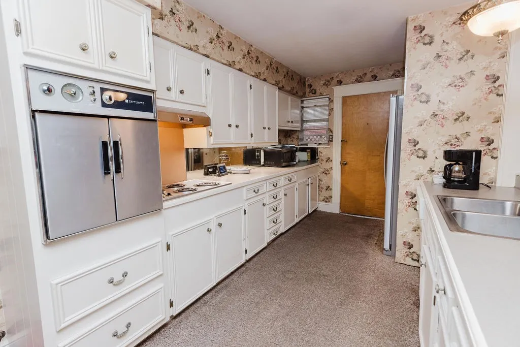 Single Family Residence For Sale in Fannin County , 663 6th Street, Honey Grove, Texas 75446, 2 Bedroom, 2 Bathroom, Garage spaces, 1,613 Sqft, built in 1967, mls#21131267, Real Estate Agent in Honey Grove, Homes For Sale in Fannin county, Homes For Sale in Honey Grove, Realtor in Honey Grove Texas, Real Estate Brokerage Independent Realty Texas, Luminita Cordes Realtor