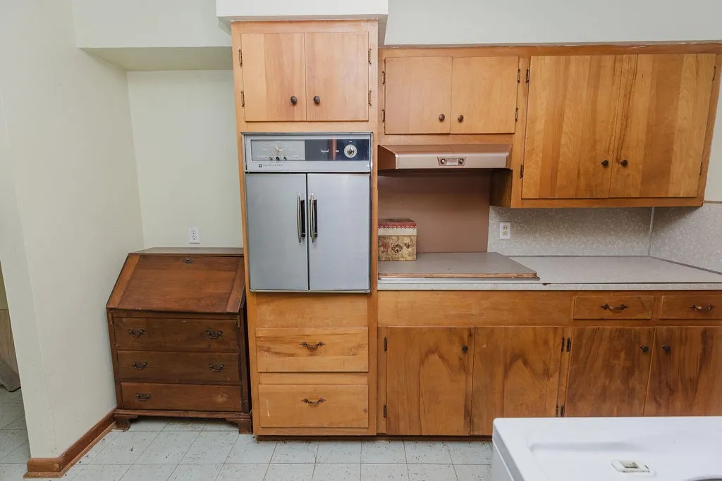 Single Family Residence For Sale in Fannin County , 663 6th Street, Honey Grove, Texas 75446, 2 Bedroom, 2 Bathroom, Garage spaces, 1,613 Sqft, built in 1967, mls#21131267, Real Estate Agent in Honey Grove, Homes For Sale in Fannin county, Homes For Sale in Honey Grove, Realtor in Honey Grove Texas, Real Estate Brokerage Independent Realty Texas, Luminita Cordes Realtor