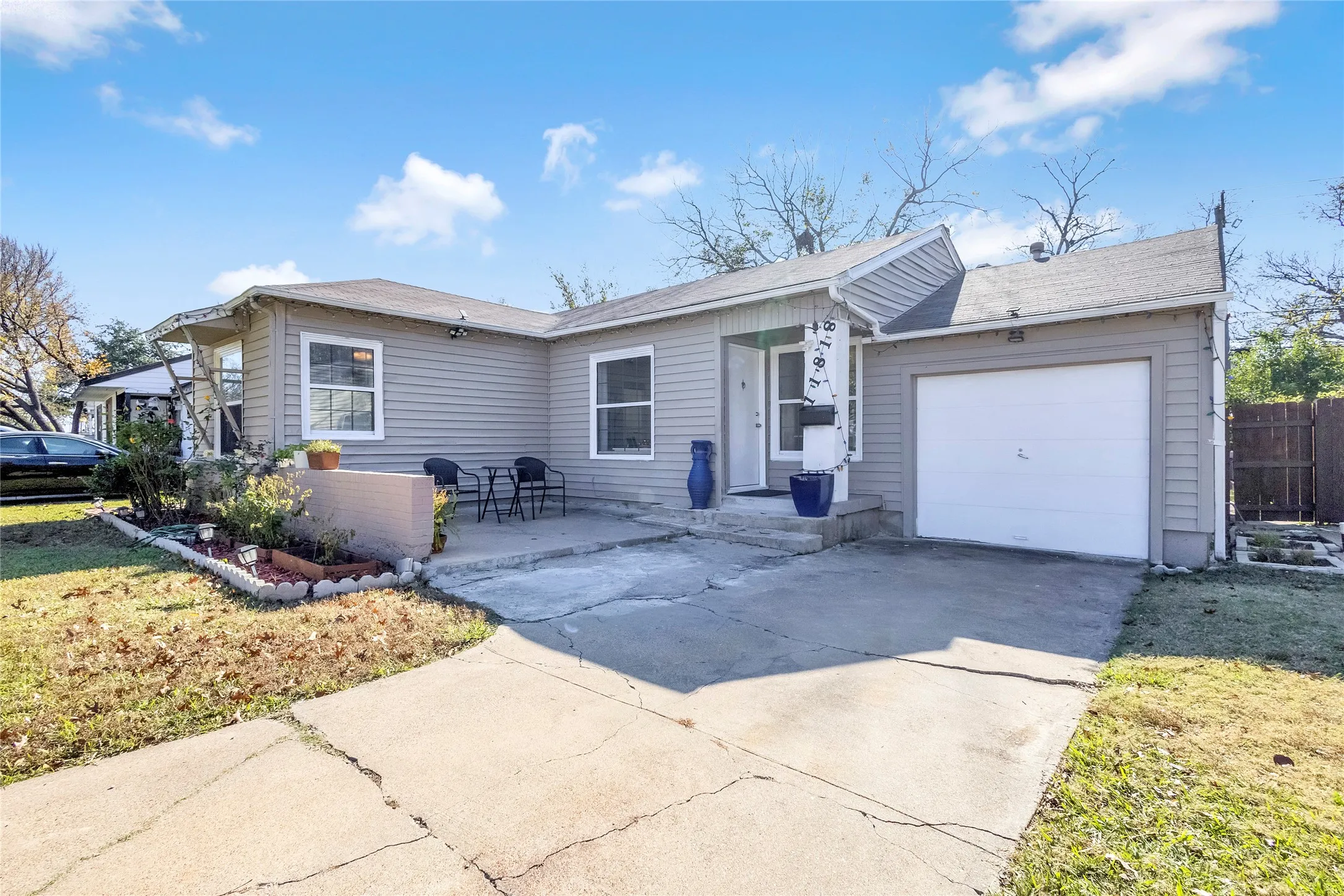 Single Family Residence For Sale in Dallas County , 11818 Broadmoor Drive, Dallas, Texas 75218, 3 Bedrooms, 2 Bathrooms, Garage spaces, 1,330 Sqft, built in 1951, Price $275,000, mls#21131961, Real Estate Agent in Dallas, Homes For Sale in Dallas county, Homes For Sale in Dallas, Realtor in Dallas Texas, Real Estate Brokerage Independent Realty Texas, Luminita Cordes Realtor