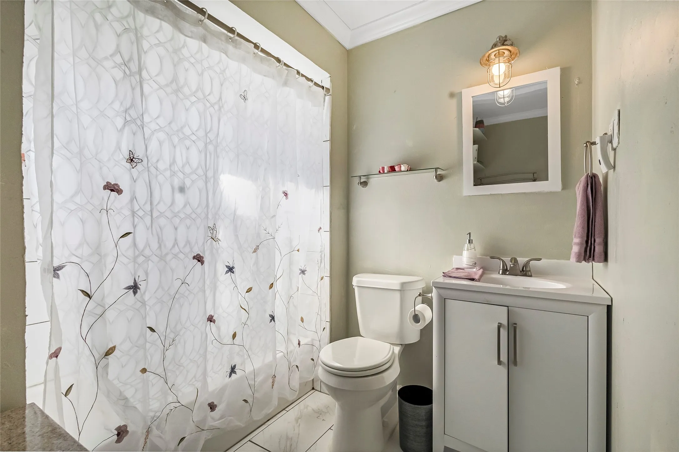 Single Family Residence For Sale in Dallas County , 11818 Broadmoor Drive, Dallas, Texas 75218, 3 Bedrooms, 2 Bathrooms, Garage spaces, 1,330 Sqft, built in 1951, Price $275,000, mls#21131961, Real Estate Agent in Dallas, Homes For Sale in Dallas county, Homes For Sale in Dallas, Realtor in Dallas Texas, Real Estate Brokerage Independent Realty Texas, Luminita Cordes Realtor