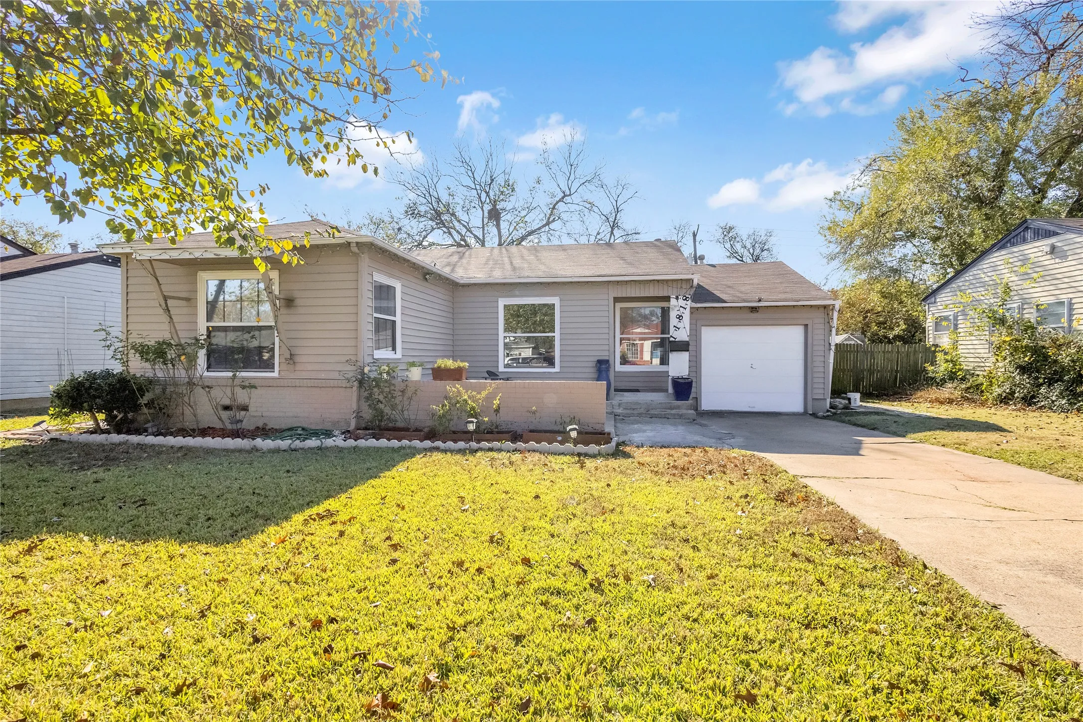 Single Family Residence For Sale in Dallas County , 11818 Broadmoor Drive, Dallas, Texas 75218, 3 Bedrooms, 2 Bathrooms, Garage spaces, 1,330 Sqft, built in 1951, Price $275,000, mls#21131961, Real Estate Agent in Dallas, Homes For Sale in Dallas county, Homes For Sale in Dallas, Realtor in Dallas Texas, Real Estate Brokerage Independent Realty Texas, Luminita Cordes Realtor